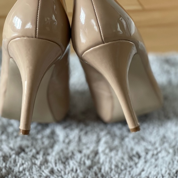 Madden Girl patent nude Getta pumps, 6.5, excellent condition - Picture 7 of 10